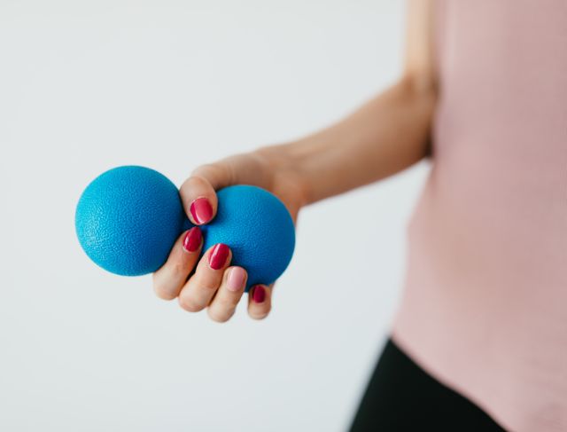 Kekuatan Genggaman Tangan sebagai Indikator Umur Panjang dan Risiko Penyakit Serius