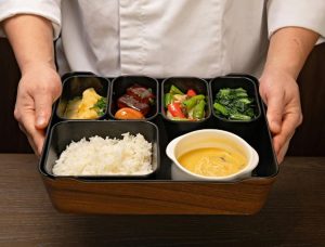 Urutan Wadah Makanan untuk Kesehatan, Mulai Dari Kertas Koran hingga Wadah Kaca Food Grade