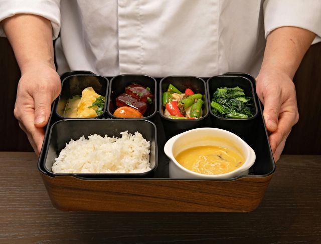 Urutan Wadah Makanan untuk Kesehatan, Mulai Dari Kertas Koran hingga Wadah Kaca Food Grade