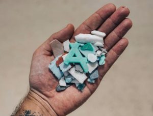 Bahaya Mikroplastik bagi Kesehatan Manusia dan Cara Mengurangi Paparan dalam Kehidupan Sehari-hari