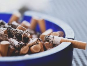 8 Makanan dan Kebiasaan yang Menjadi Bahan Bakar Kanker