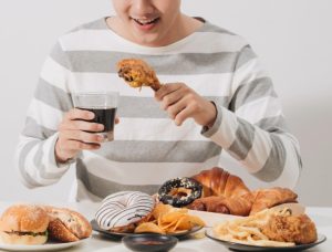 10 Dampak Makan Berlebihan