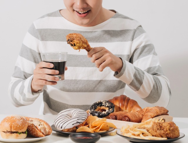 10 Dampak Makan Berlebihan