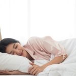 3 Kebiasaan Sebelum Tidur yang Dapat Mengganggu Kualitas Istirahat