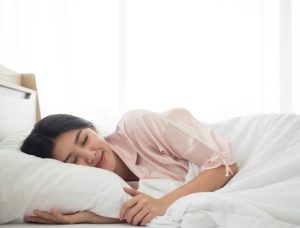3 Kebiasaan Sebelum Tidur yang Dapat Mengganggu Kualitas Istirahat